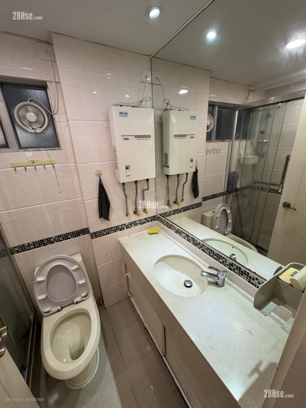 Whampoa Garden Rental 2 Bedrooms , 1 Bathroom 389 ft²