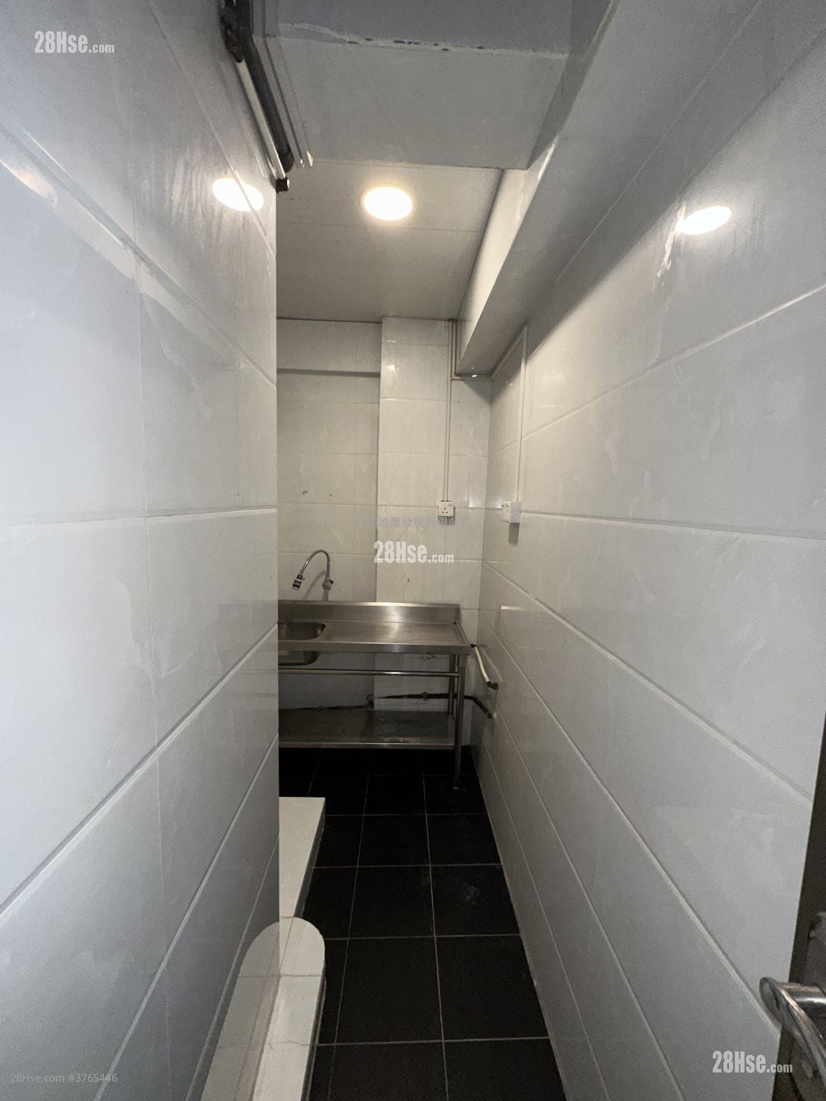 华德大厦 租盘 1 房 , 1 浴室 189 平方尺