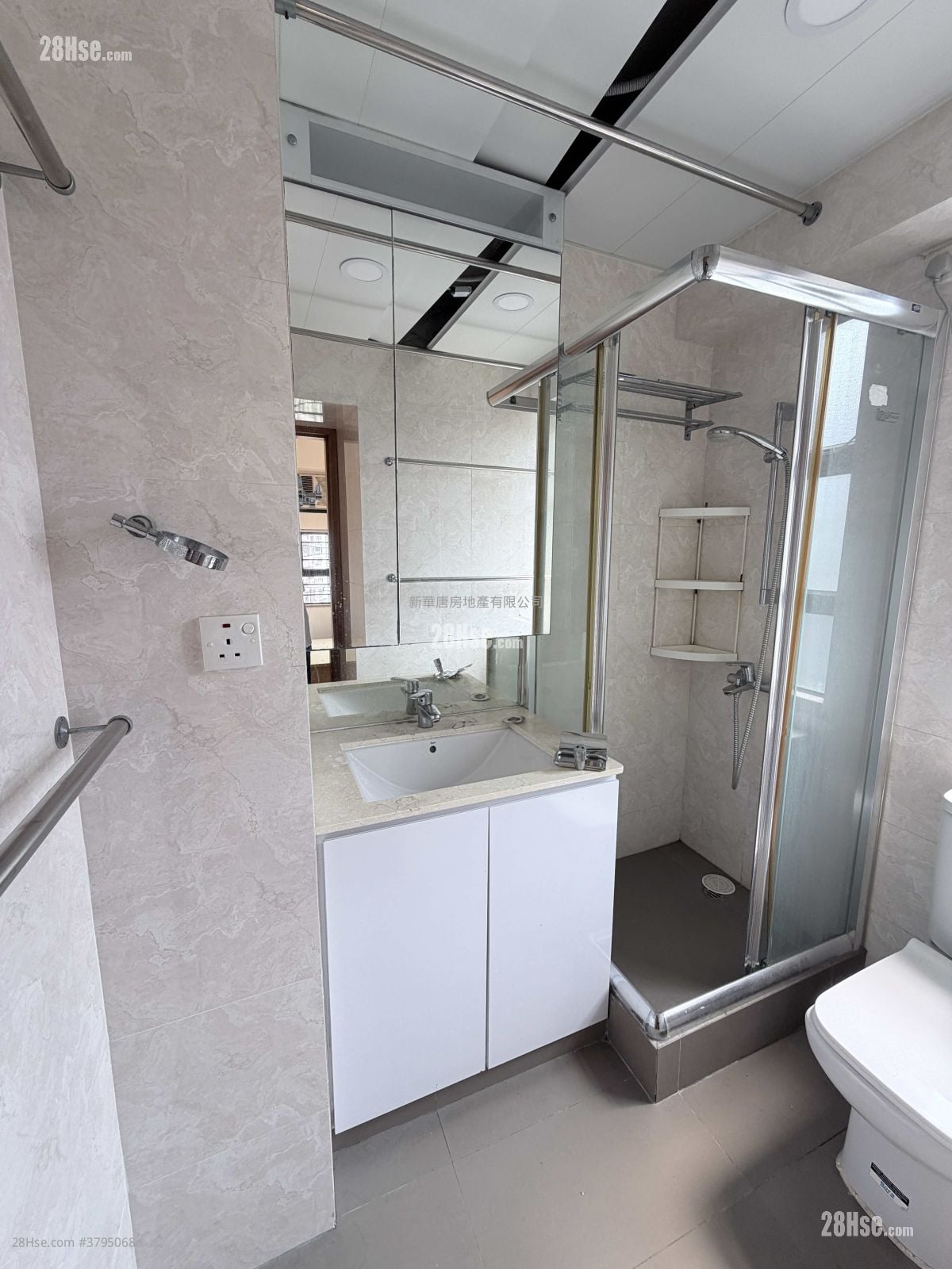 Robinson Heights Rental 3 Bedrooms , 2 Bathrooms 746 ft²