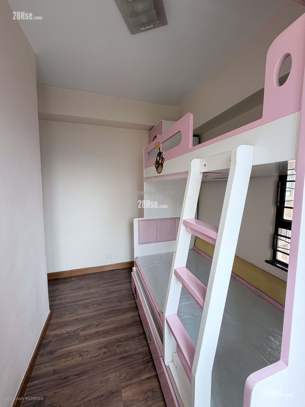 Robinson Heights Rental 3 Bedrooms , 2 Bathrooms 746 ft²