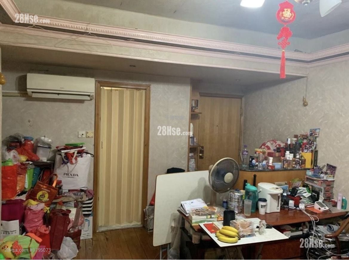 Lee Fat Building Sell 3 Bedrooms 518 ft²