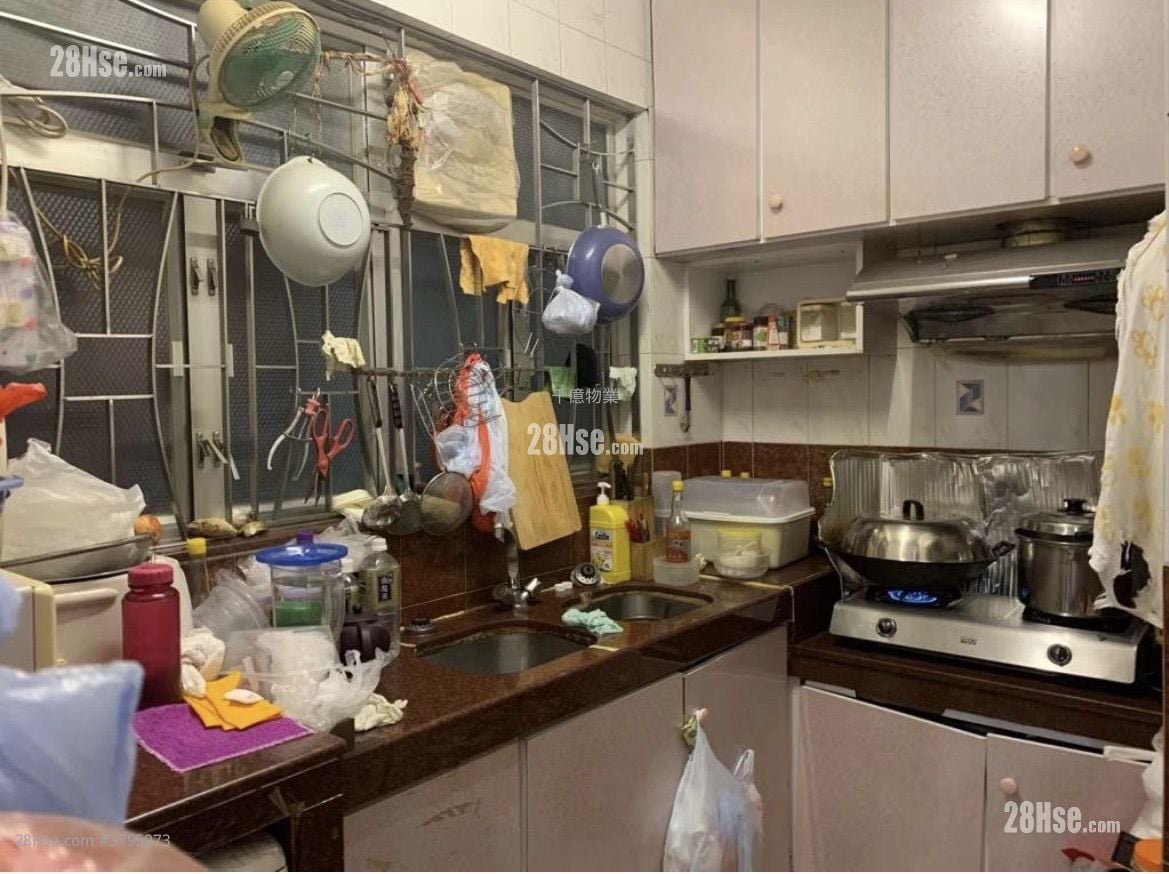 Lee Fat Building Sell 3 Bedrooms 518 ft²