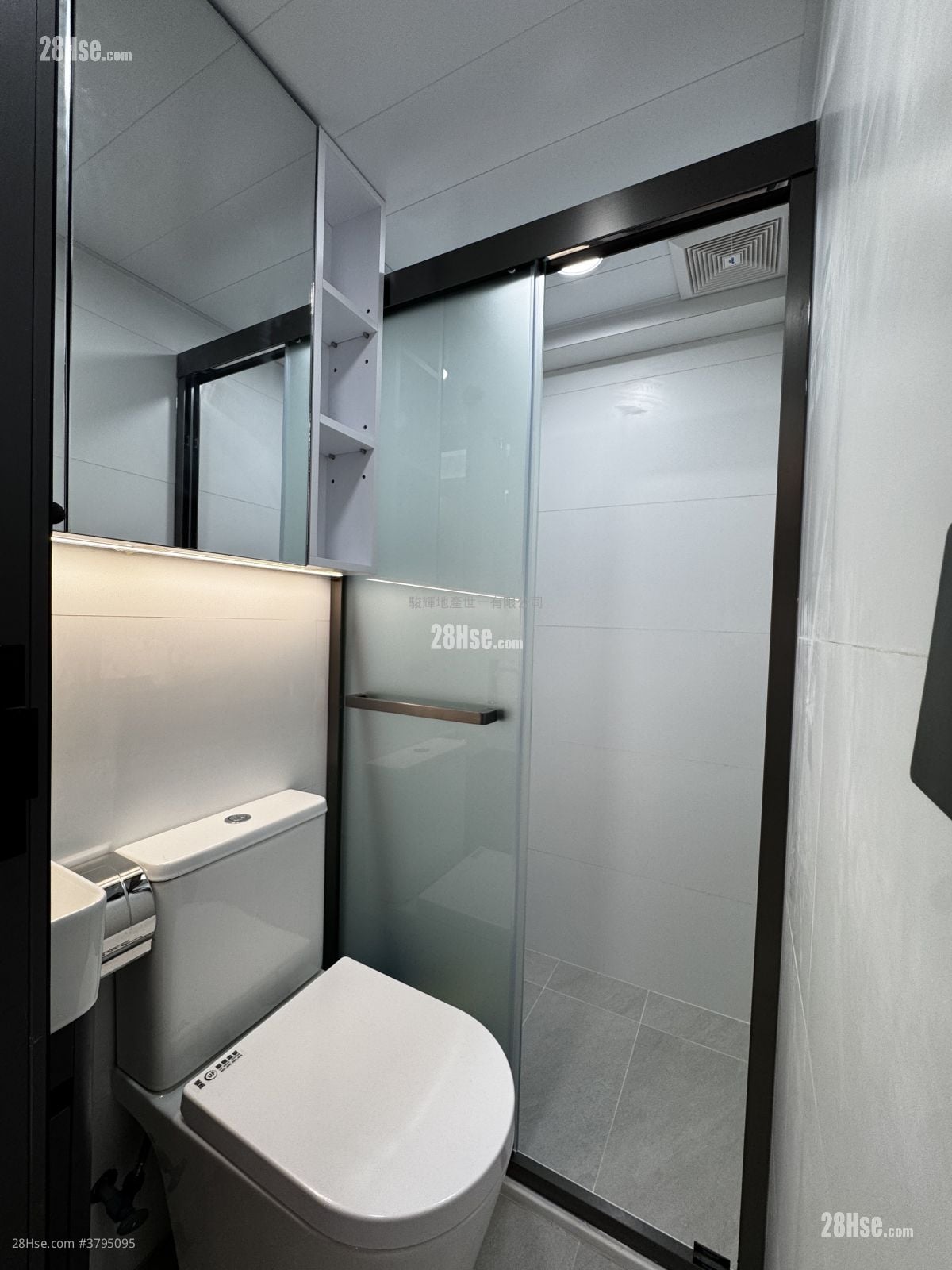 四海大厦 租盘 1 房 , 1 浴室 170 平方尺