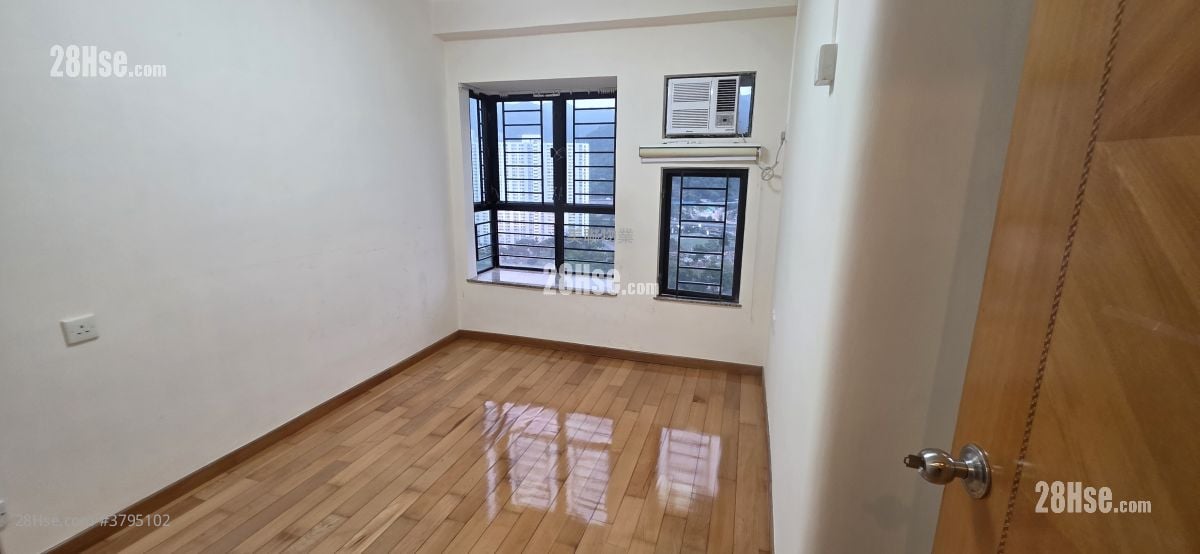 New Town Plaza Rental 3 Bedrooms , 2 Bathrooms 954 ft²