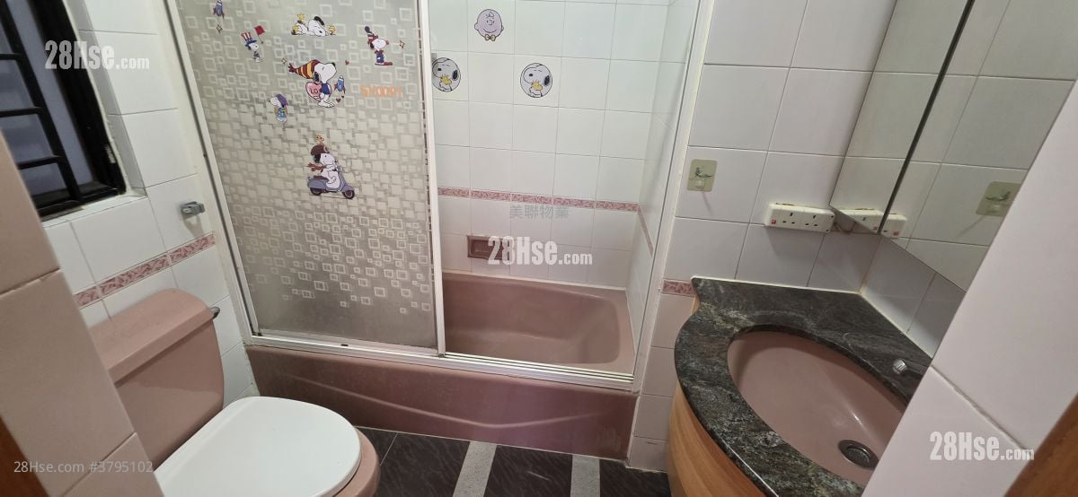 New Town Plaza Rental 3 Bedrooms , 2 Bathrooms 954 ft²