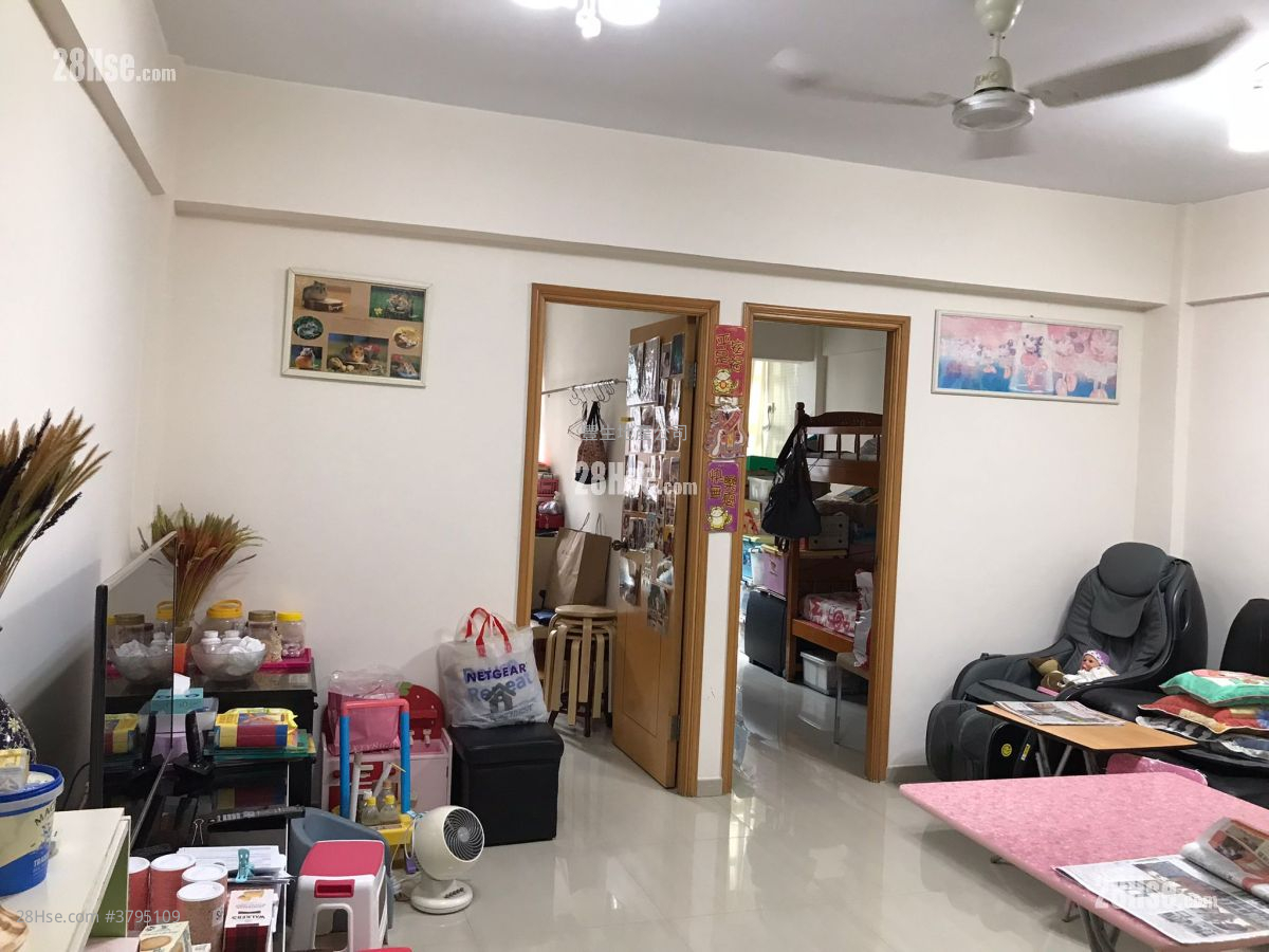 Kam Ping Mansion Sell 2 Bedrooms , 1 Bathroom 555 ft²