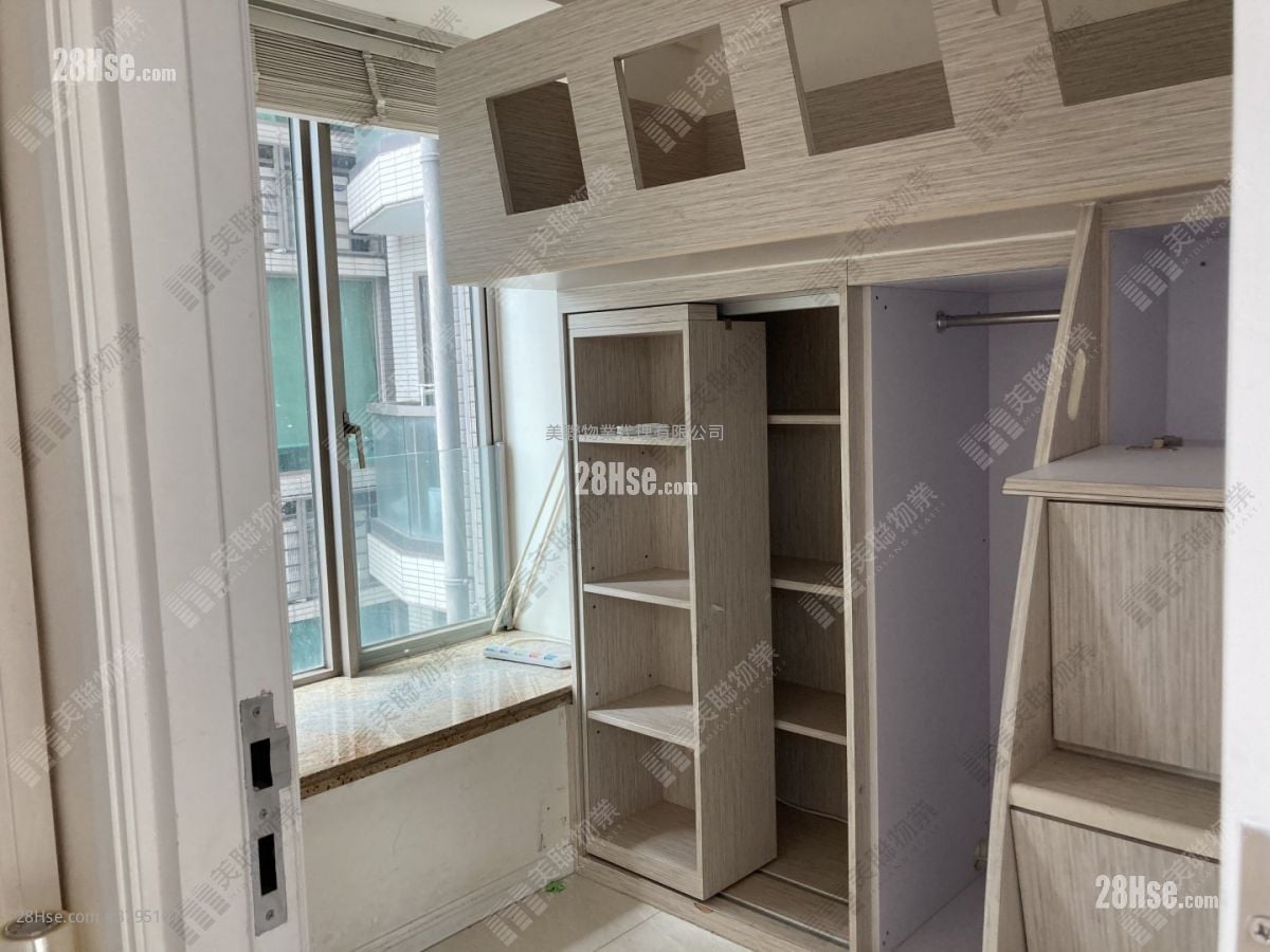 Trinity Towers Sell 3 Bedrooms , 2 Bathrooms 708 ft²