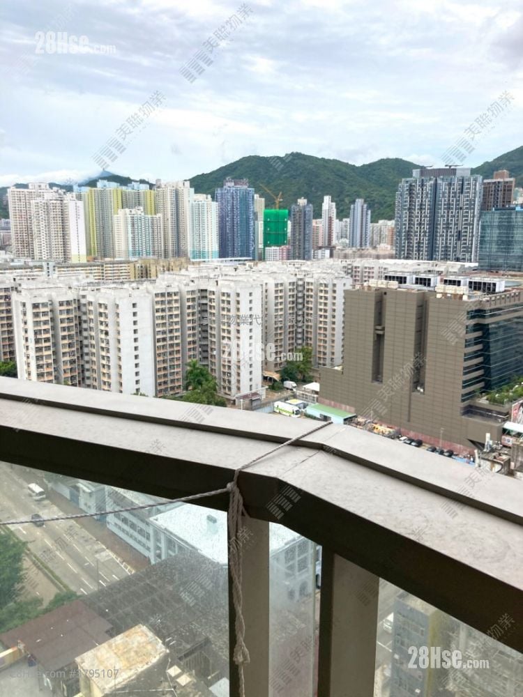 Trinity Towers Sell 3 Bedrooms , 2 Bathrooms 708 ft²