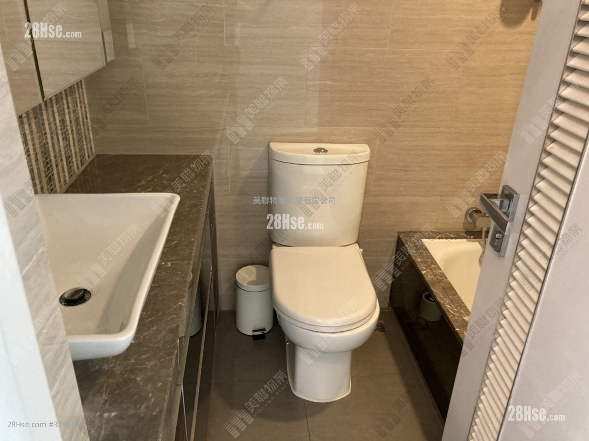 Trinity Towers Sell 3 Bedrooms , 2 Bathrooms 708 ft²