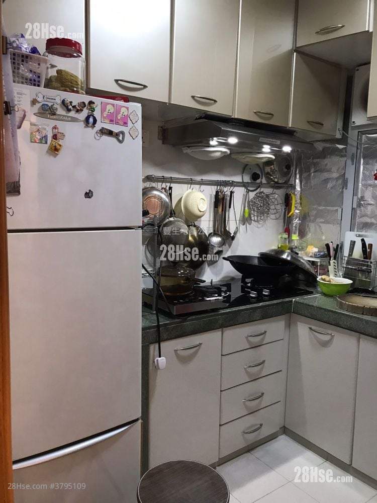 Kam Ping Mansion Sell 2 Bedrooms , 1 Bathroom 555 ft²