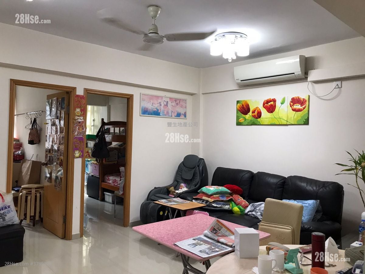 Kam Ping Mansion Sell 2 Bedrooms , 1 Bathroom 555 ft²