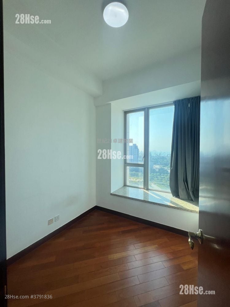 The Coronation Sell 3 Bedrooms , 2 Bathrooms 958 ft²