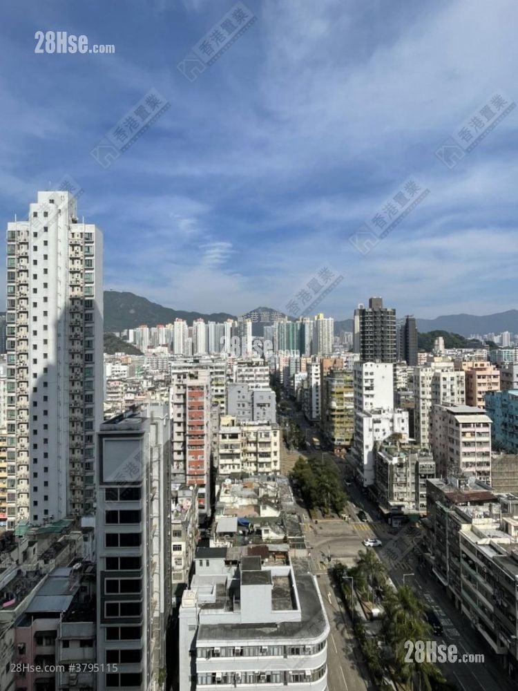 Park One Sell 3 Bedrooms , 1 Bathroom 418 ft²