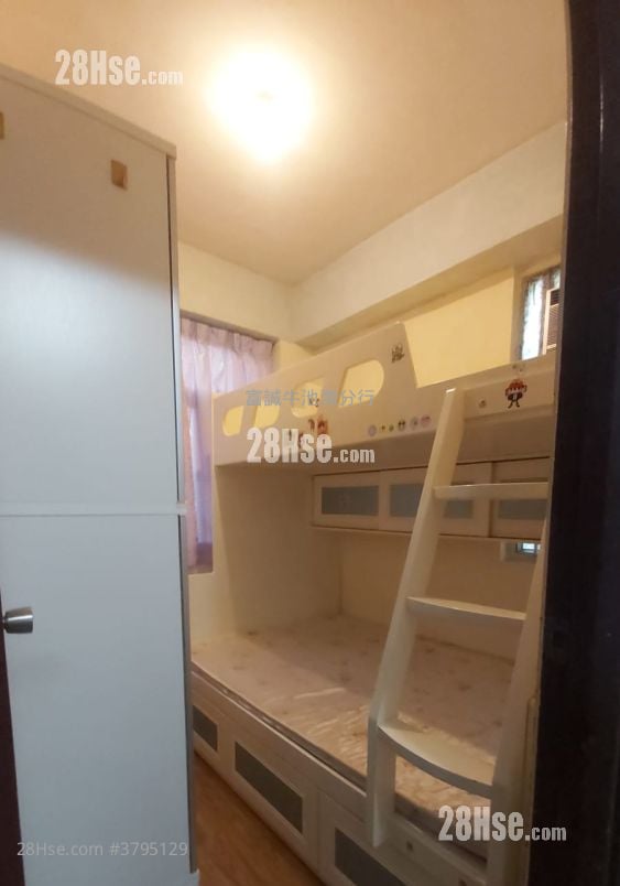 Sun Lai Garden Sell 2 Bedrooms , 1 Bathroom 386 ft²