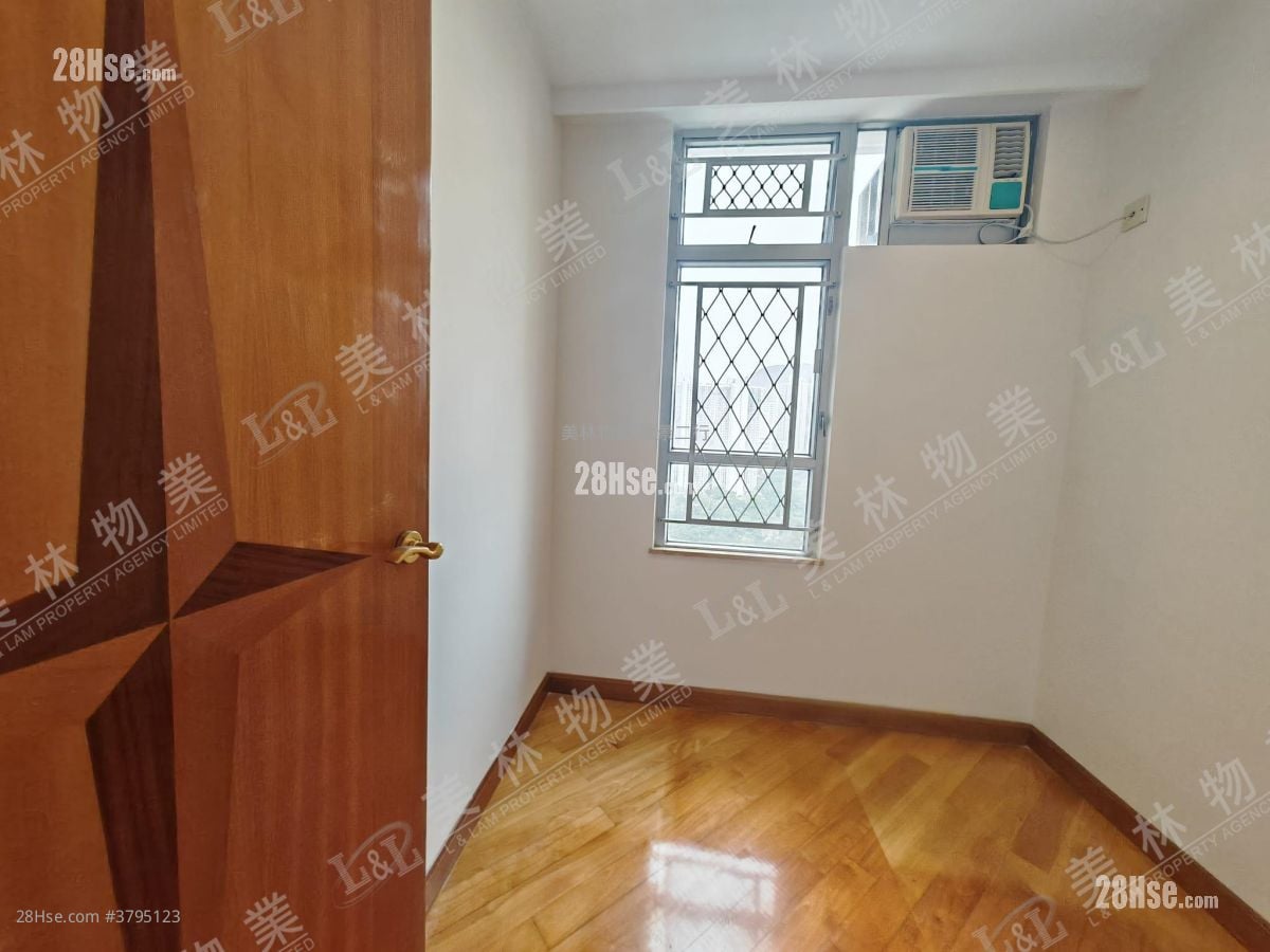 Hong Yat Court Sell 2 Bedrooms , 1 Bathroom 506 ft²
