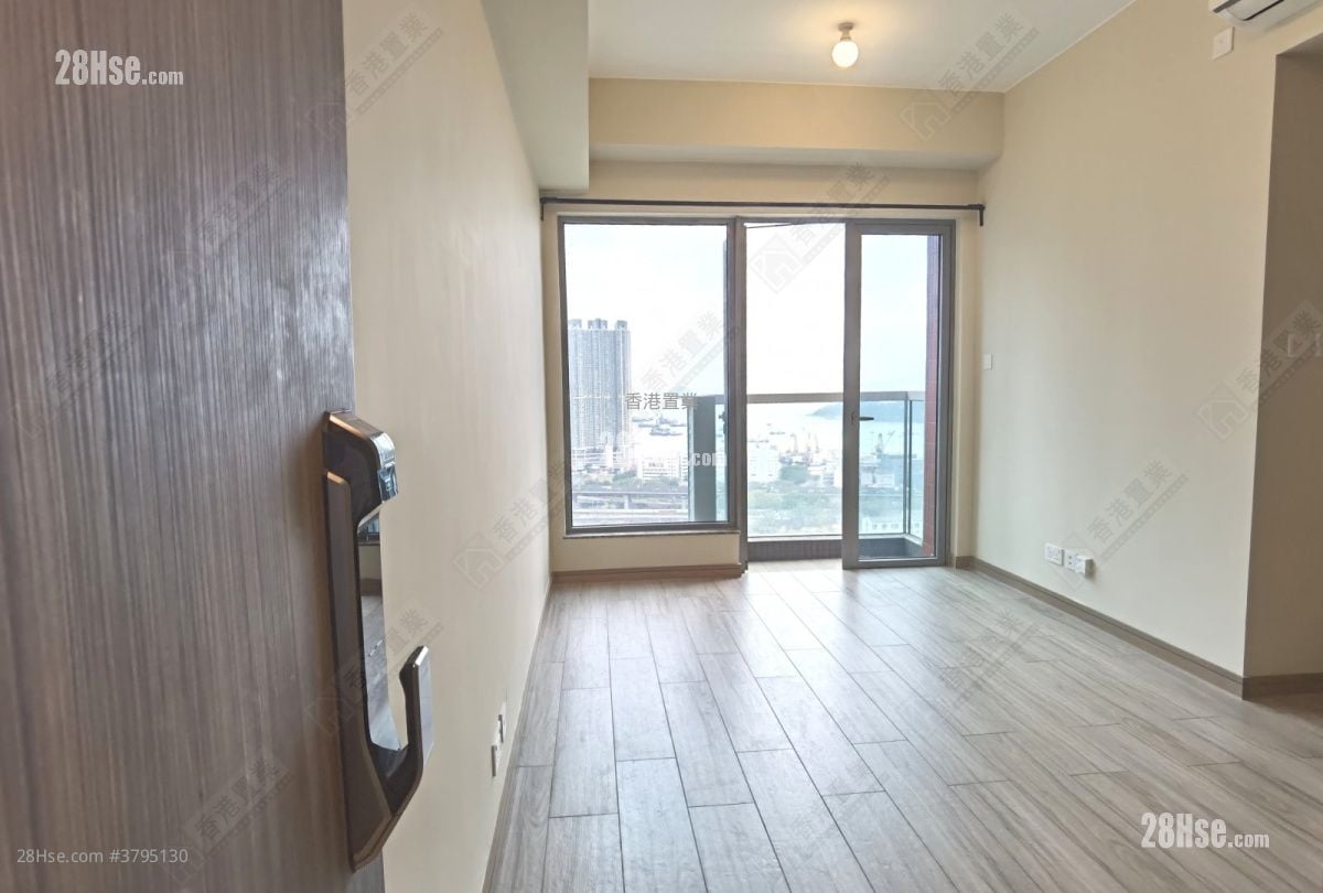 Park One Sell 4 Bedrooms , 2 Bathrooms 595 ft²