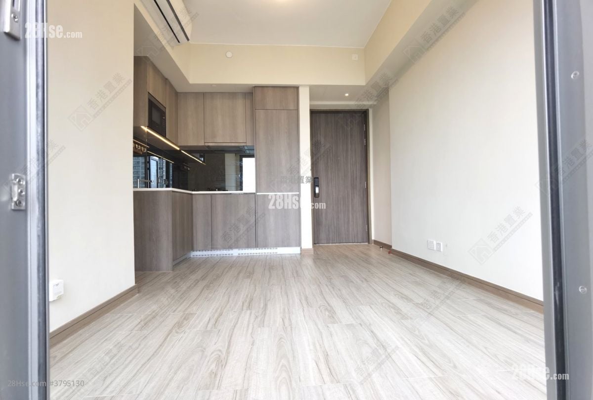 Park One Sell 4 Bedrooms , 2 Bathrooms 595 ft²