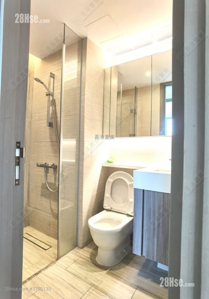 Park One Sell 4 Bedrooms , 2 Bathrooms 595 ft²