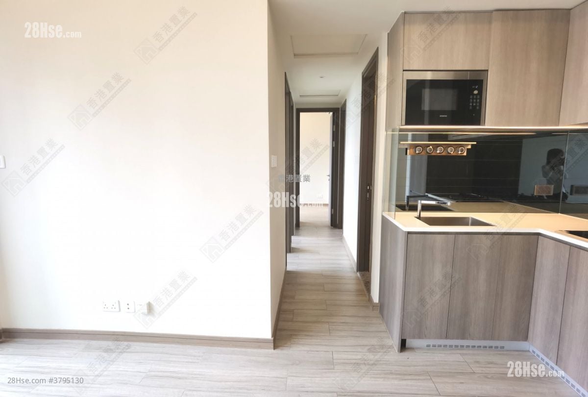 Park One Sell 4 Bedrooms , 2 Bathrooms 595 ft²