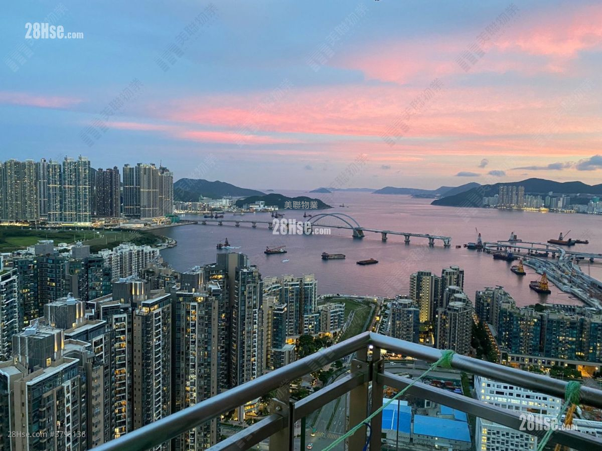 Park Central Sell 4 Bedrooms 905 ft²