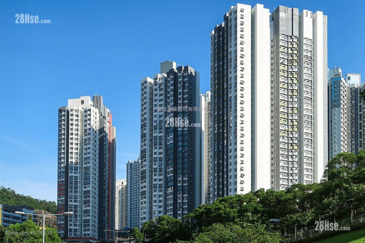 Choi Hing Court Sell 2 Bedrooms , 1 Bathroom 385 ft²