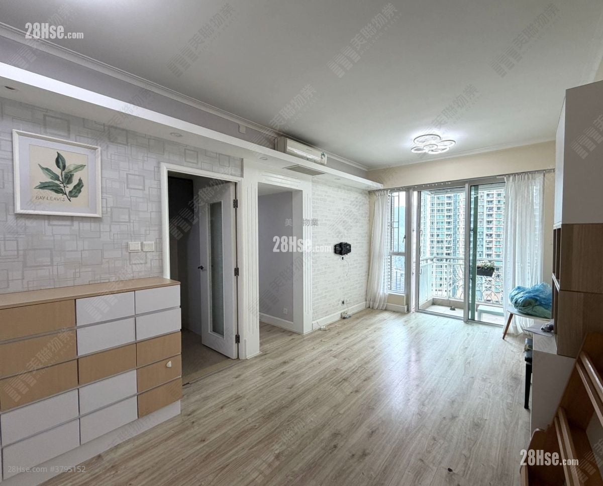 The Capitol Sell 3 Bedrooms , 2 Bathrooms 679 ft²