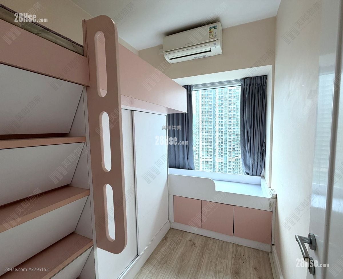 The Capitol Sell 3 Bedrooms , 2 Bathrooms 679 ft²