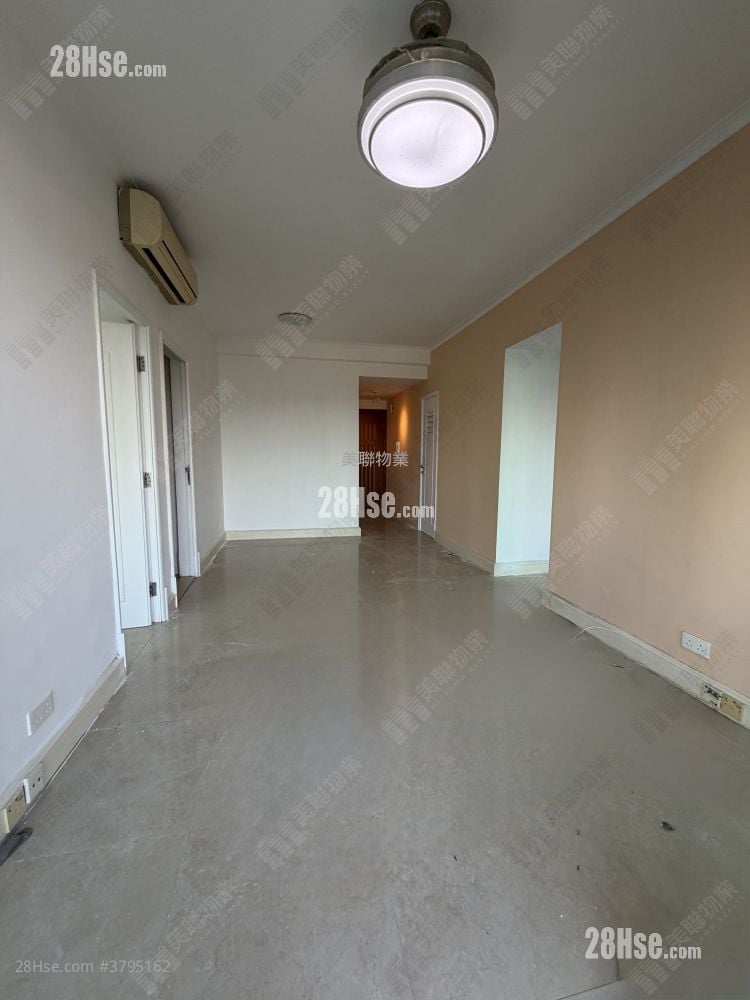 The Capitol Sell 3 Bedrooms , 2 Bathrooms 704 ft²