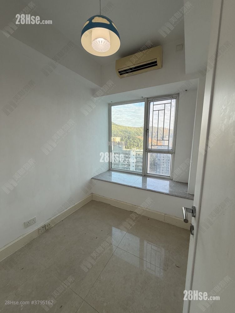 The Capitol Sell 3 Bedrooms , 2 Bathrooms 704 ft²