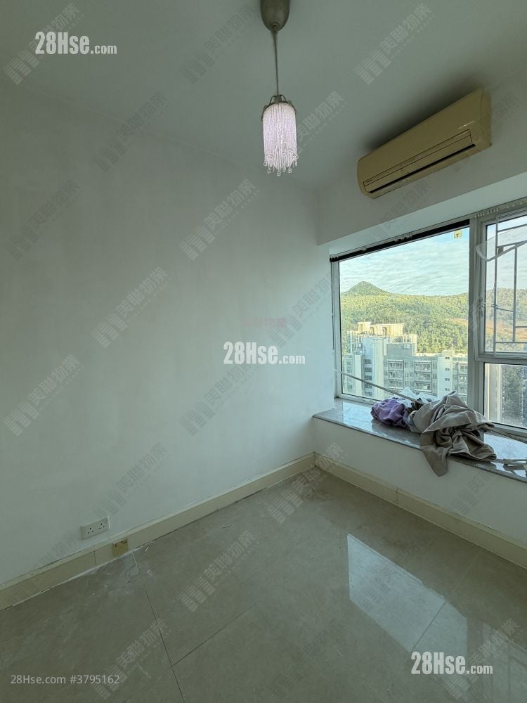 The Capitol Sell 3 Bedrooms , 2 Bathrooms 704 ft²