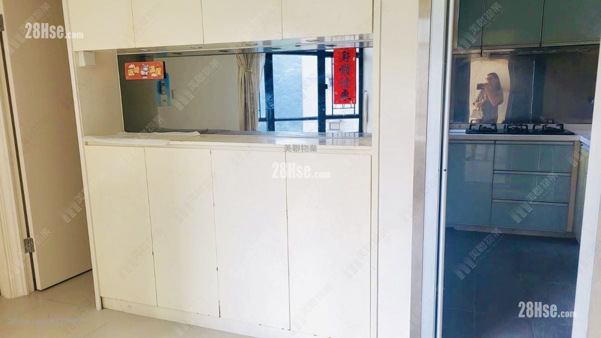 Kornhill Sell 3 Bedrooms 594 ft²