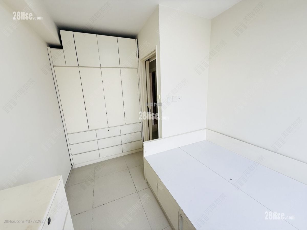 Kornhill Sell 3 Bedrooms 594 ft²