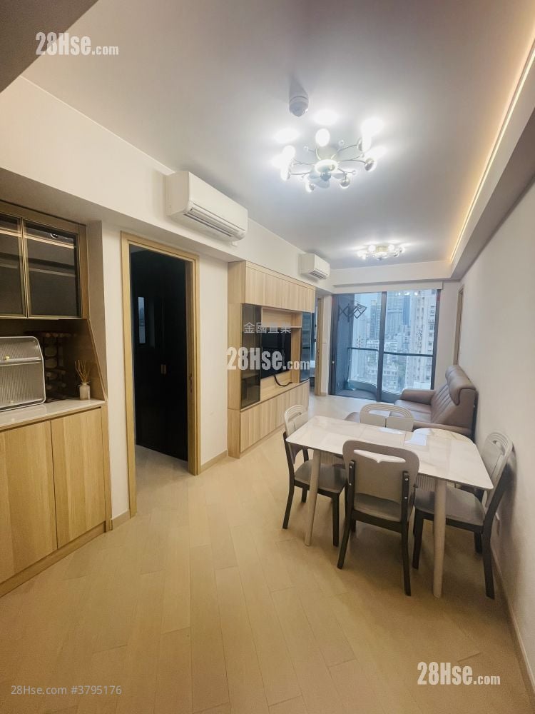 Arbour Rental 3 Bedrooms , 3 Bathrooms 752 ft²