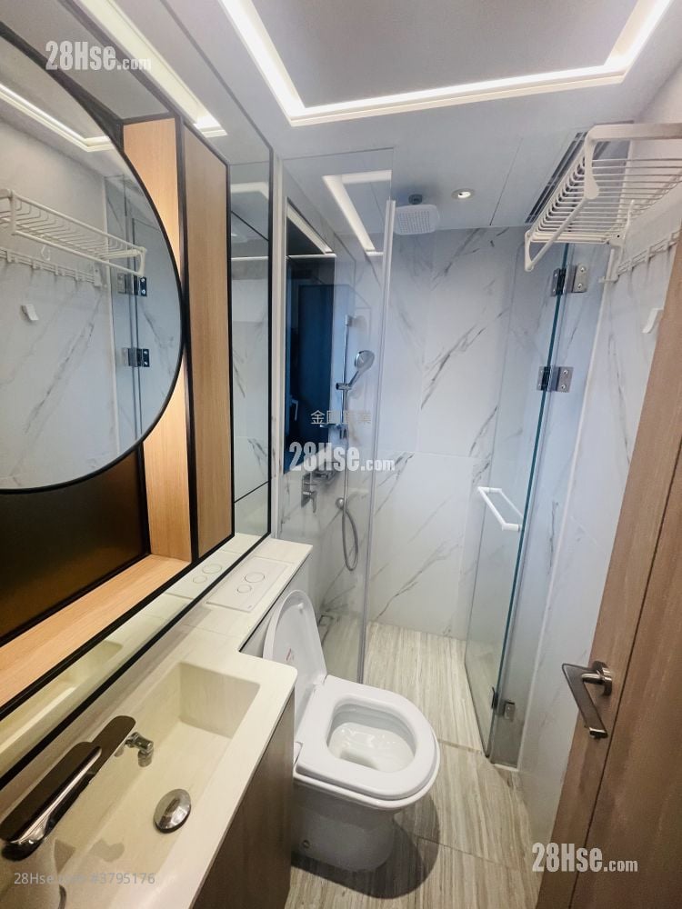 Arbour Rental 3 Bedrooms , 3 Bathrooms 752 ft²