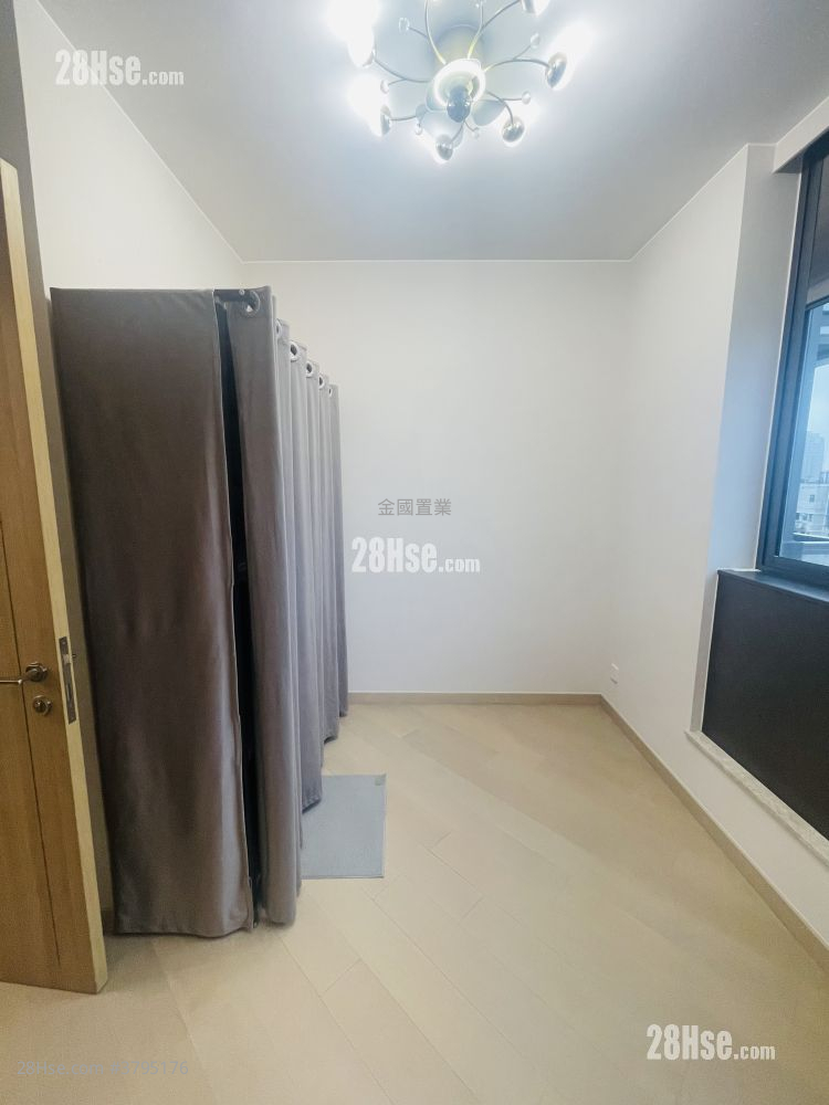 Arbour Rental 3 Bedrooms , 3 Bathrooms 752 ft²