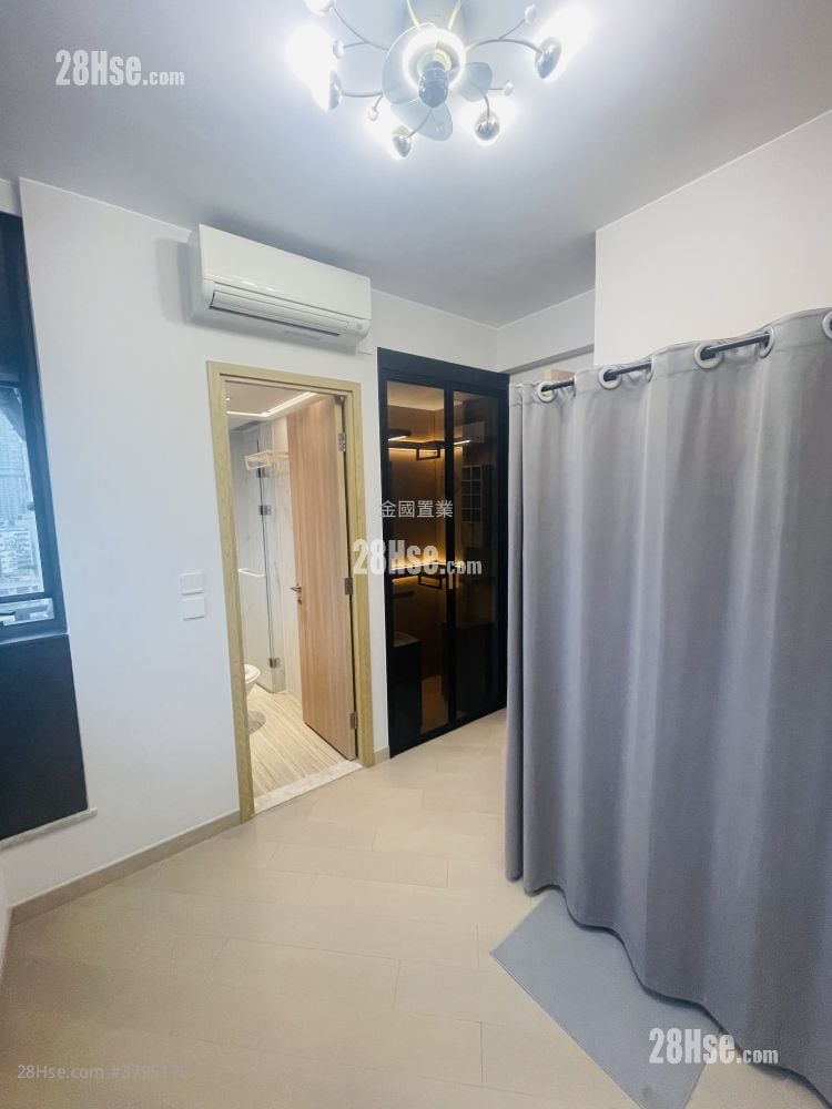 Arbour Rental 3 Bedrooms , 3 Bathrooms 752 ft²