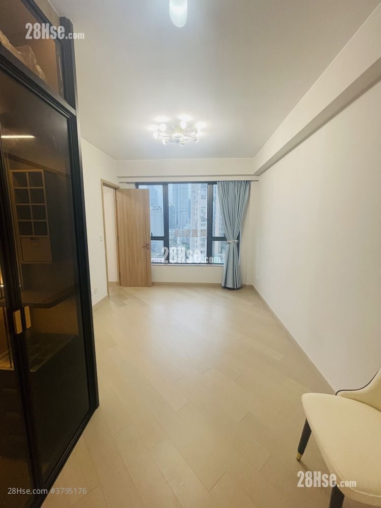 Arbour Rental 3 Bedrooms , 3 Bathrooms 752 ft²