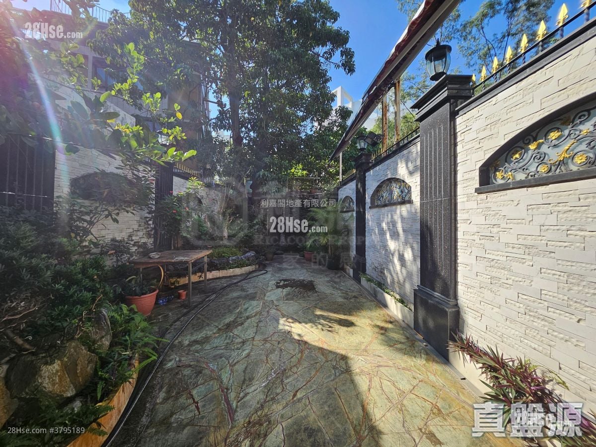 Conwell Villa Rental 1,802 ft²