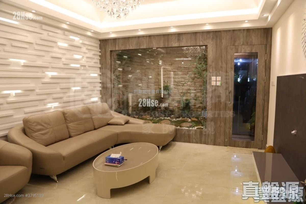 Conwell Villa Rental 1,802 ft²