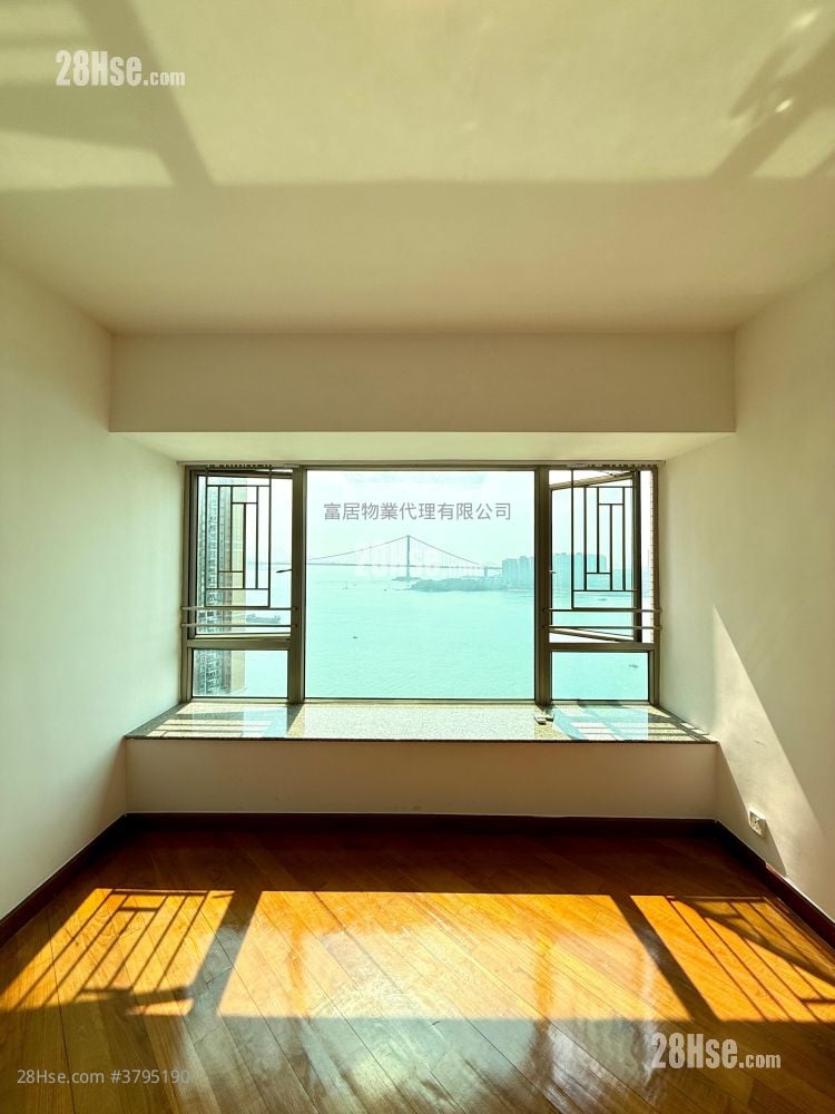 Bellagio Sell 4 Bedrooms , 3 Bathrooms 891 ft²