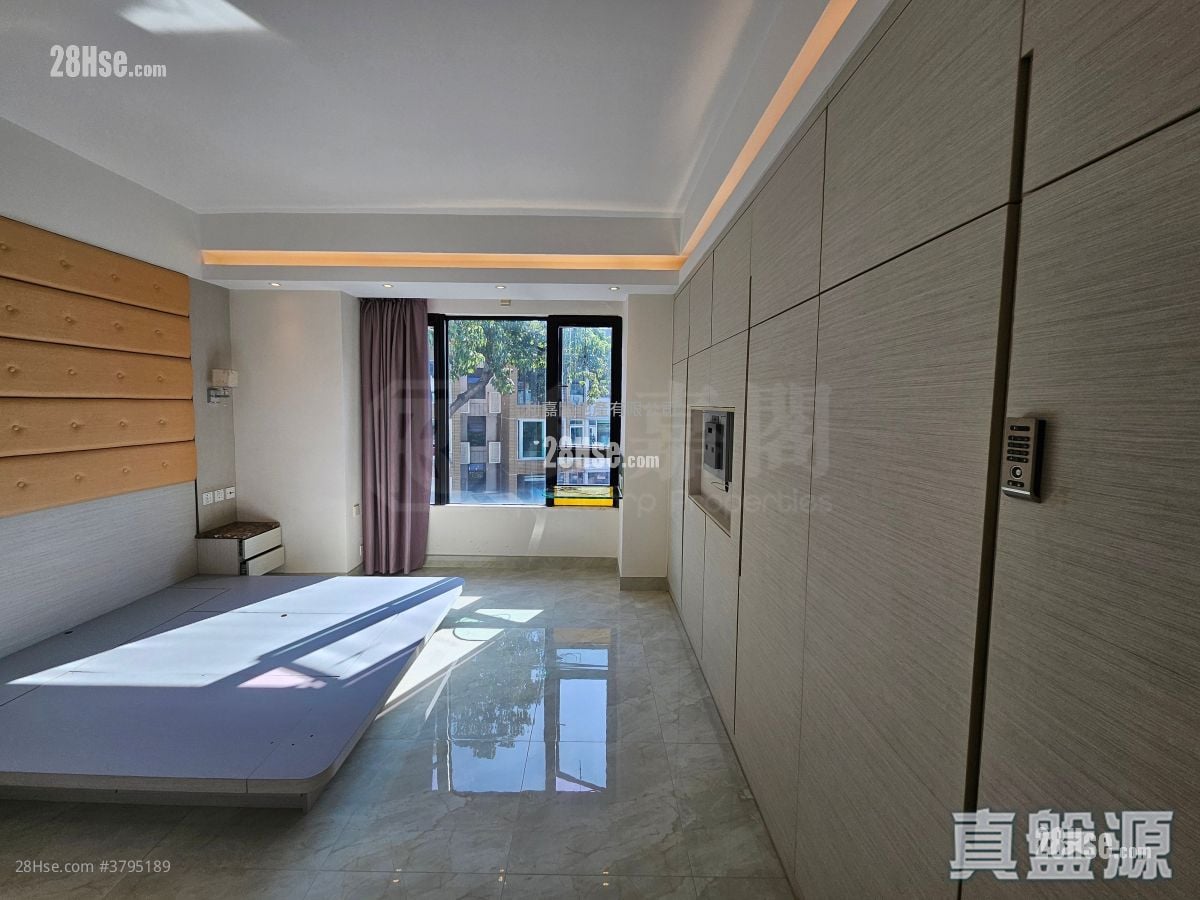 Conwell Villa Rental 1,802 ft²