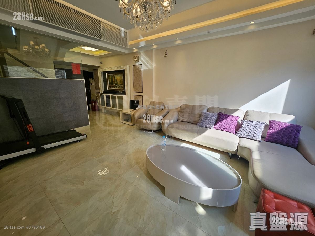 Conwell Villa Rental 1,802 ft²