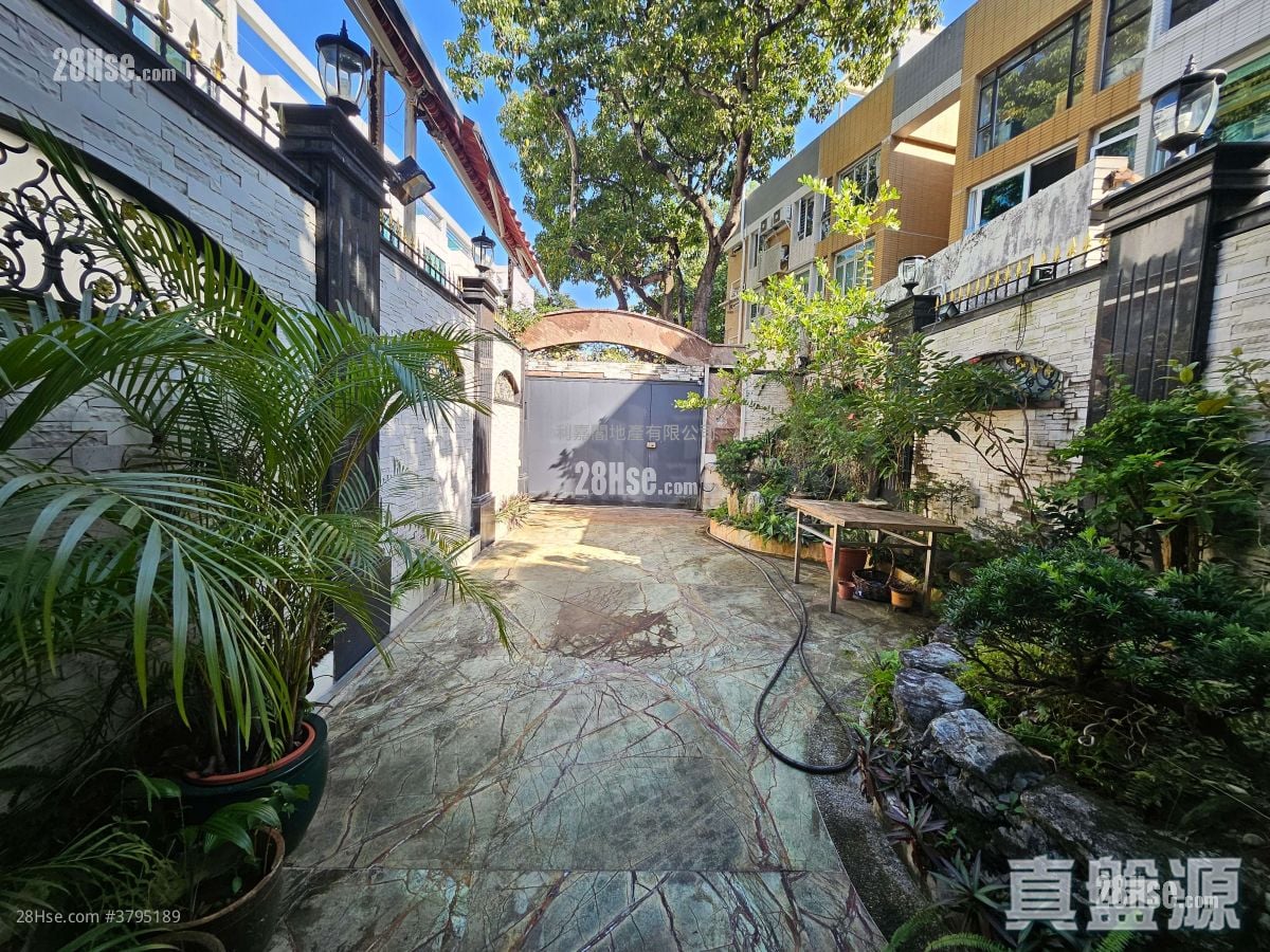 Conwell Villa Rental 1,802 ft²