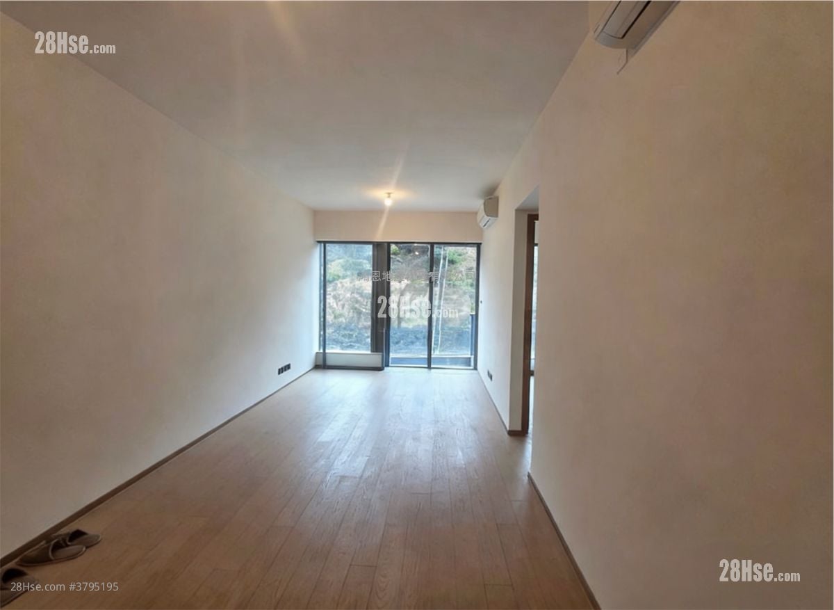 In One Rental 3 Bedrooms , 3 Bathrooms 941 ft²