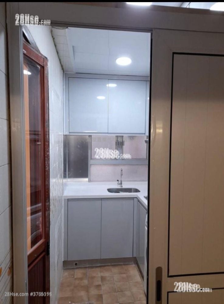 英皇大楼 售盘 2 房 , 1 浴室 496 平方尺