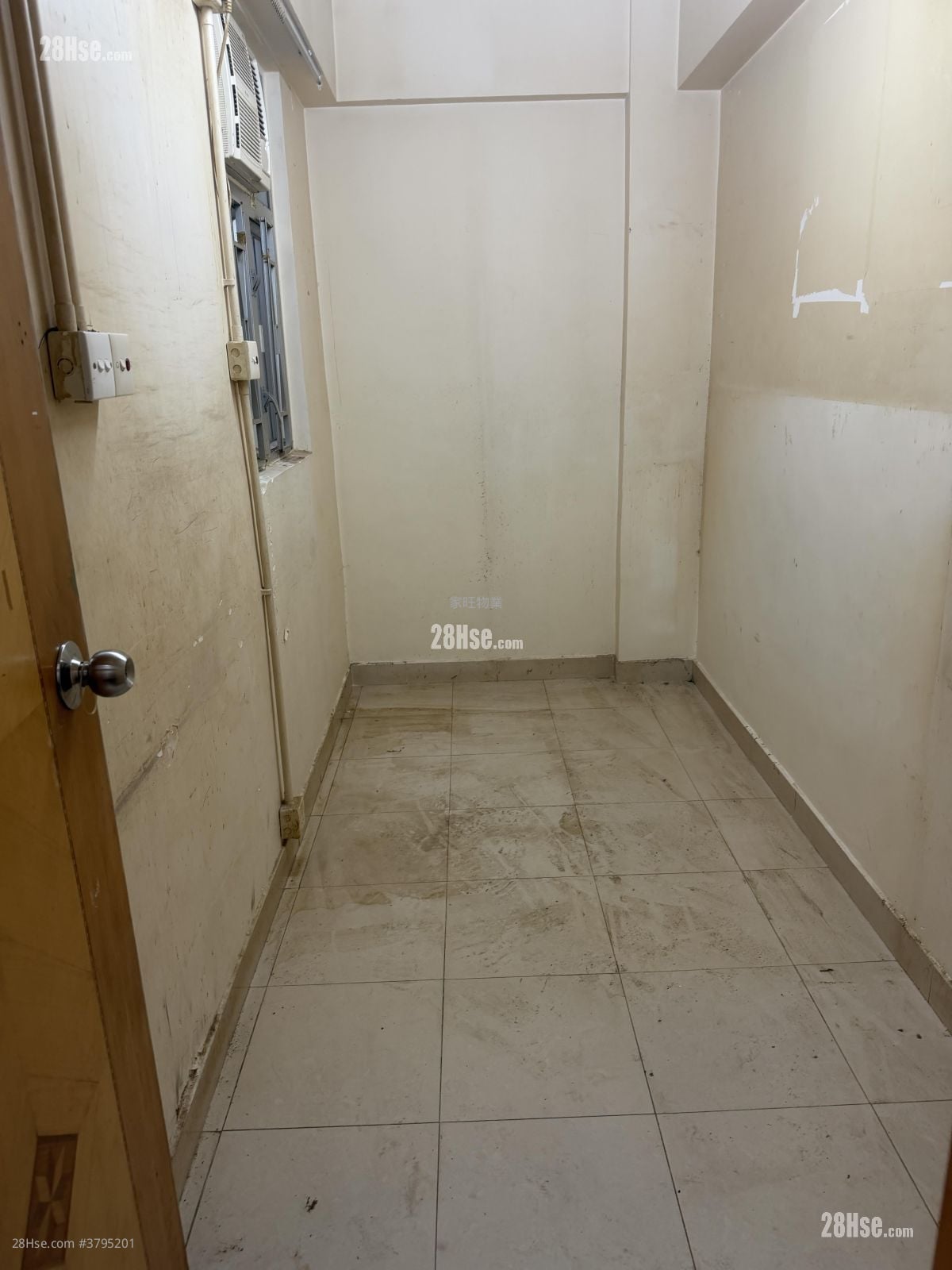 德丰大厦 售盘 4 房 , 4 浴室 573 平方尺