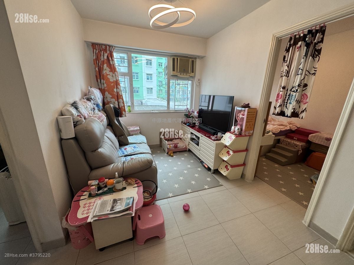 Ching Lai Court Sell 2 Bedrooms 403 ft²