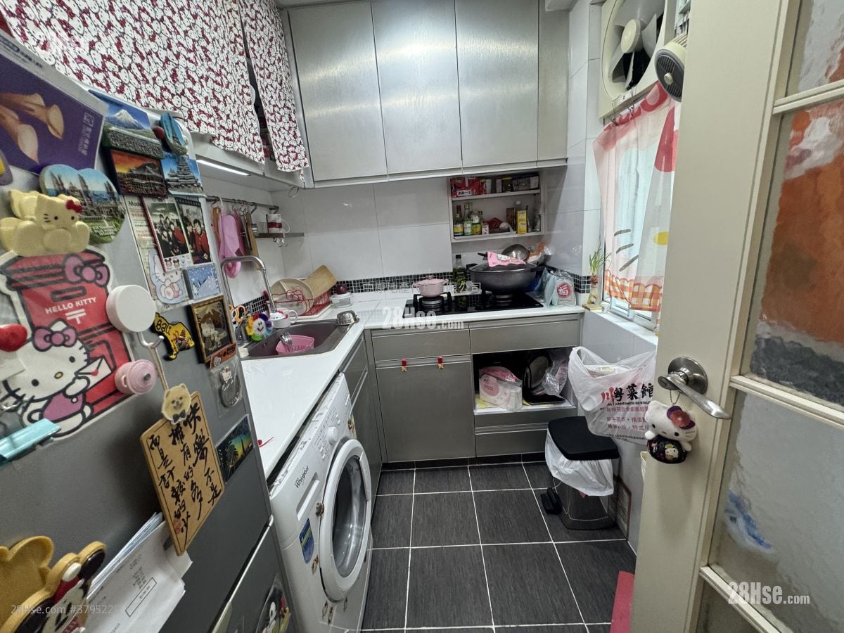 Ching Lai Court Sell 2 Bedrooms 403 ft²