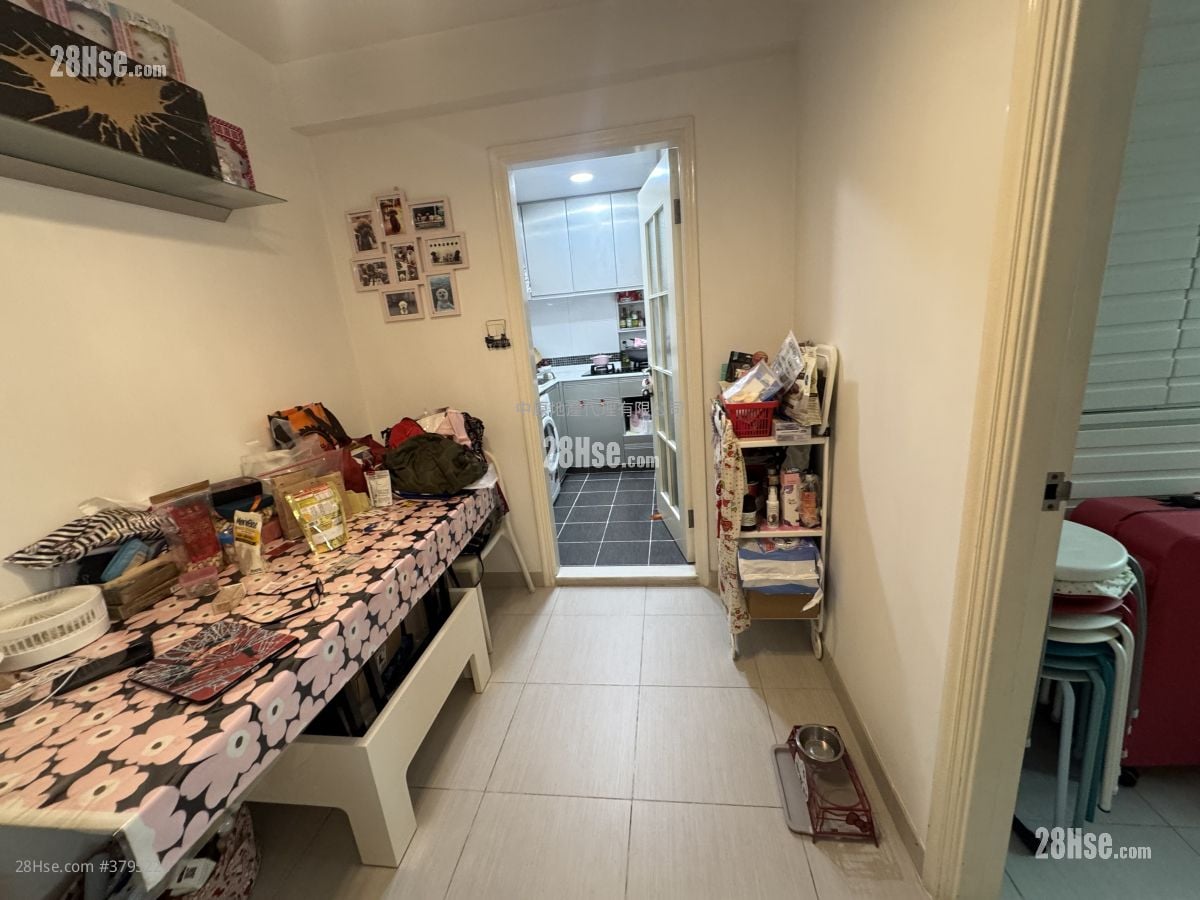 Ching Lai Court Sell 2 Bedrooms 403 ft²