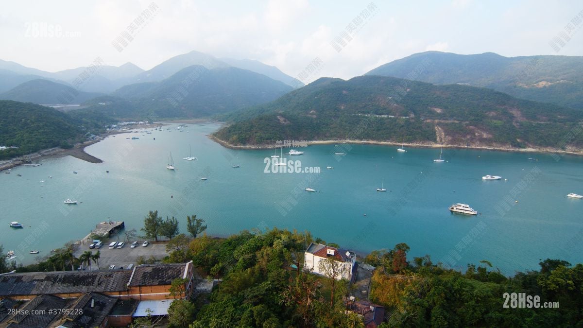 The Redhill Peninsula Rental 3 Bedrooms , 3 Bathrooms 1,575 ft²